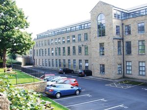 Rear garden area - click for photo gallery
